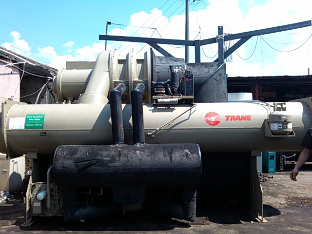 回收二手特灵风冷螺杆冷水(热泵)机组RTXA