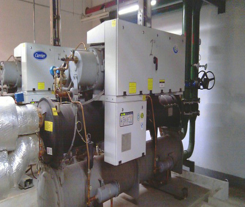 二手开利30HXC-HP螺杆式水冷热泵机组回收